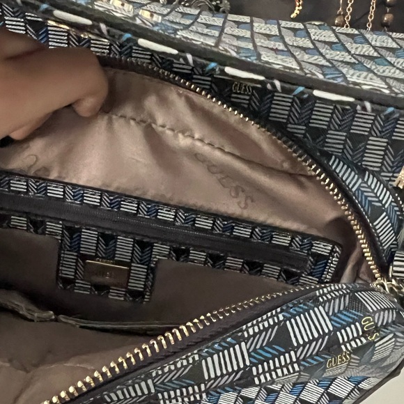 Guess bag perfect condition blue new satchel luxury - Picture 2 of 2